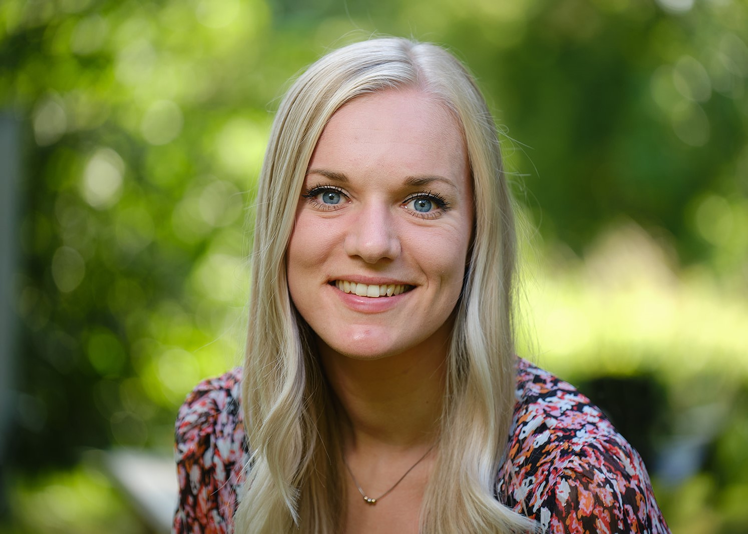 tijdens de zomerborrel portretten van het personeel